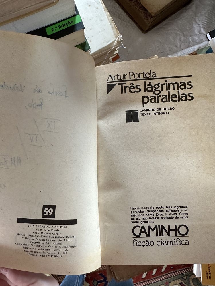 livro de Artur Portela - Três lágrimas paralelas.