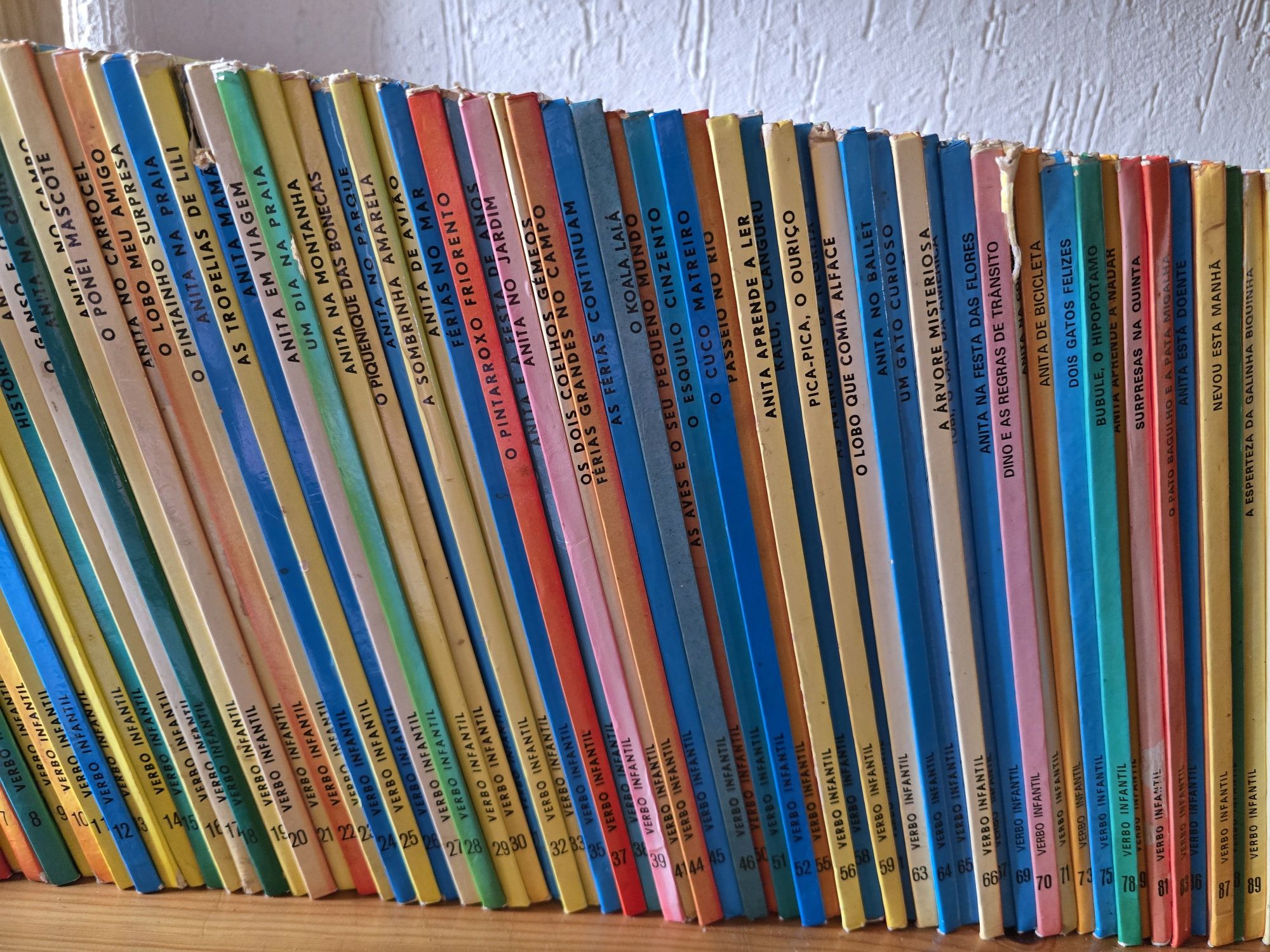 Livros infantis "Anita"