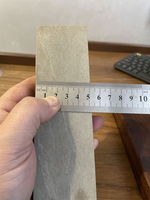 Заточний камінь, думаю що вашита але точно не знаю