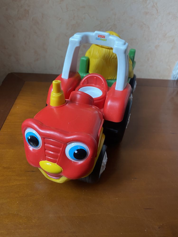 Музыкальный трактор Fisher Price