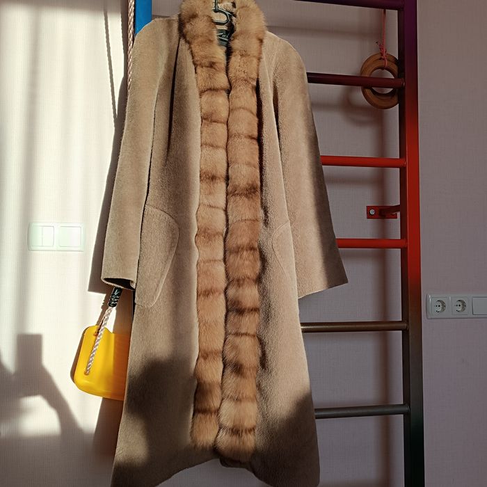 Соболь пальто шуба розмір L, XL не норкова