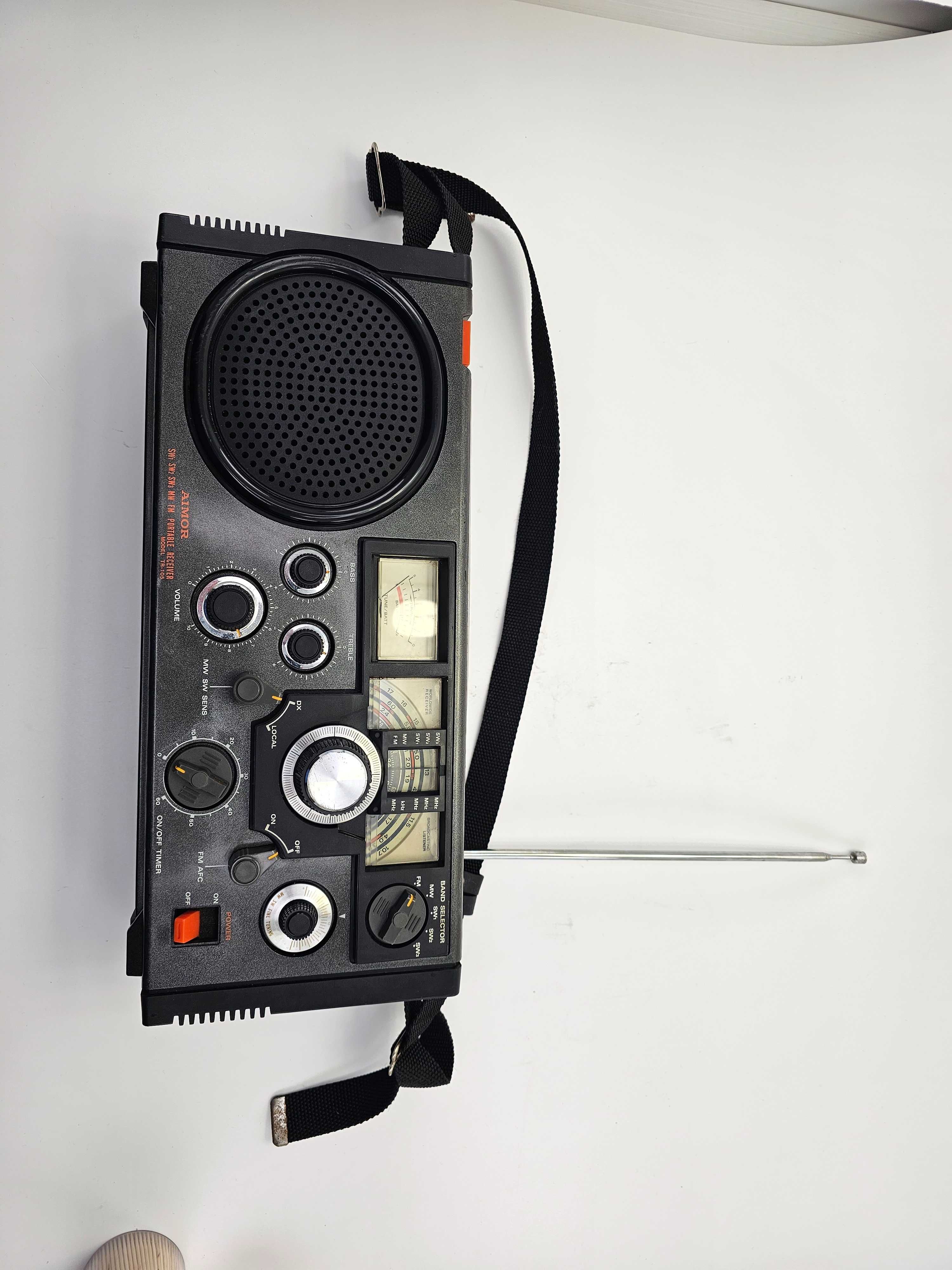 RÁDIO VINTAGE marca AIMOR com banda FM, AM, e SW