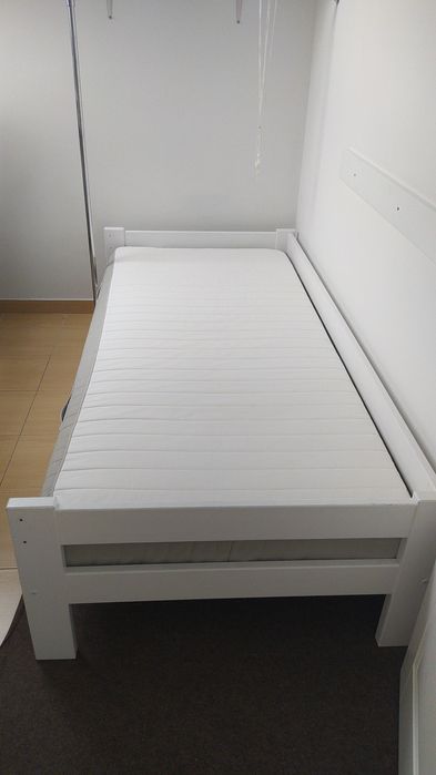 Łóżko białe materac 90x200 Ikea Hafslo w całości drewniane