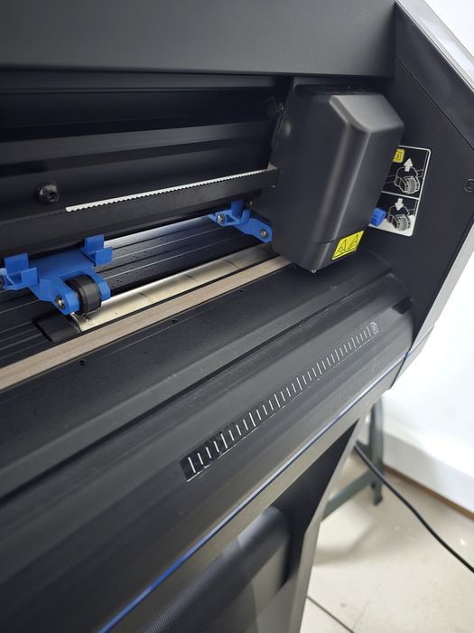 HP Latex 335 + HP 64 cutter