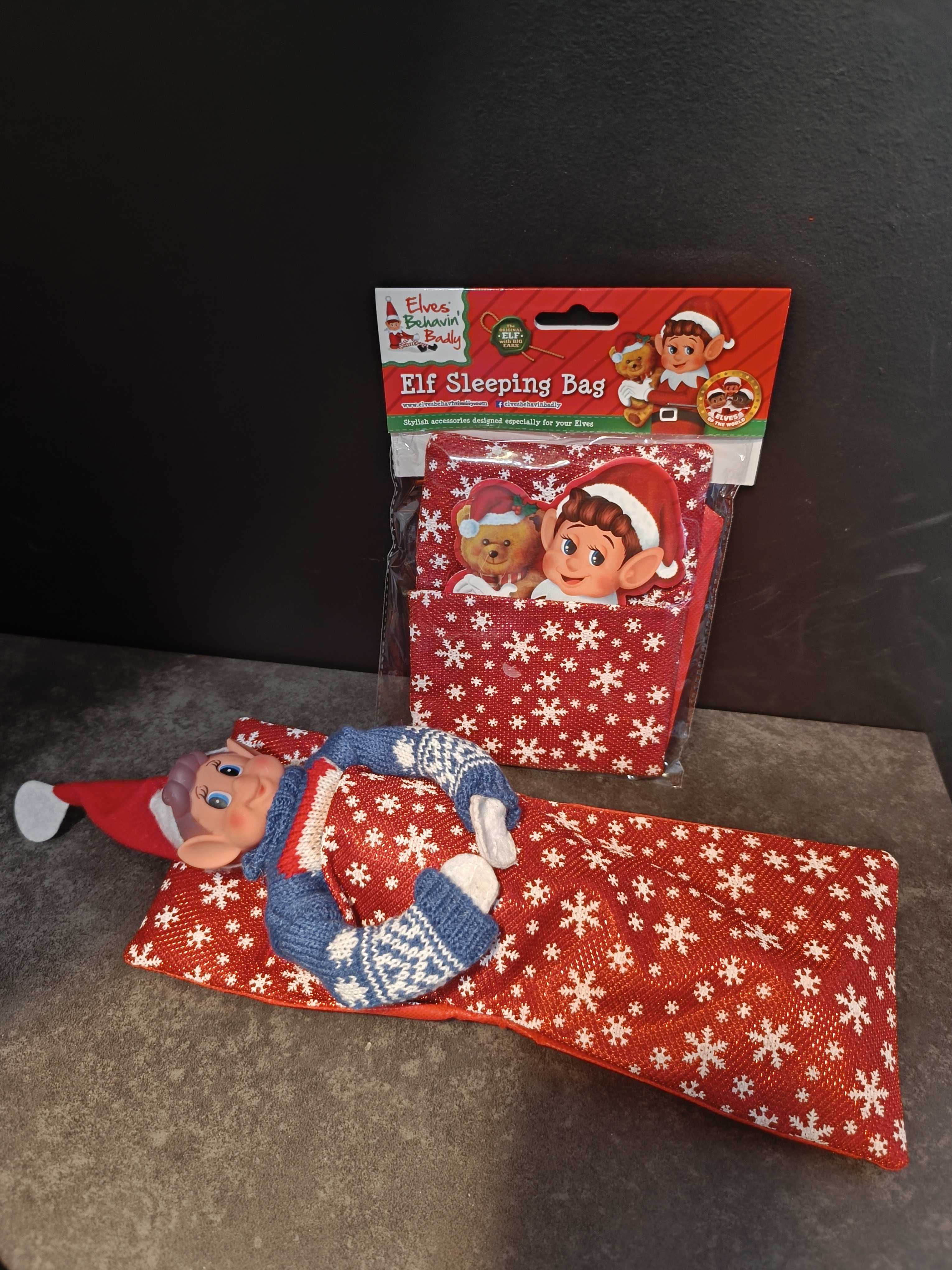 Psotny elf on the shelf naughtly badly behaving elf śpiworek kołderka