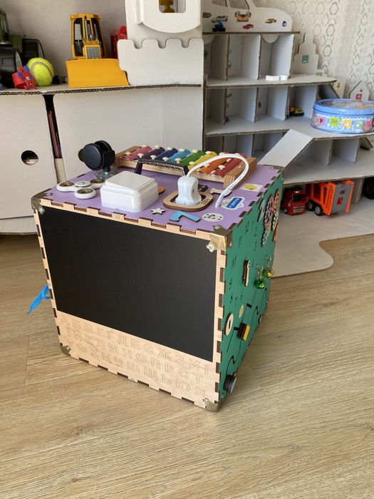 Розвивальний бізікуб Smart House