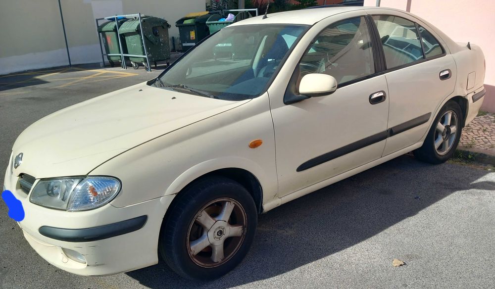 Nissan Almera beje