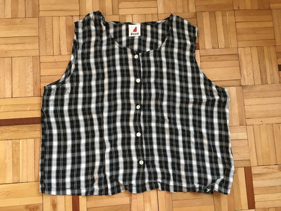 Zapinana retro bluzka Ecco w czarno-białą kratkę
