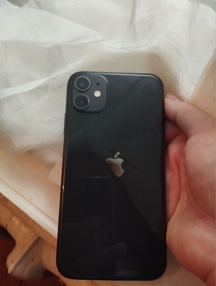 Продам Iphone 11