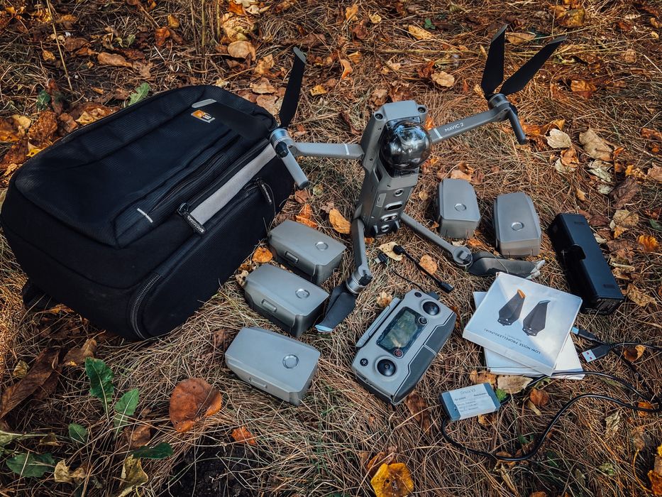 DJI Mavic 2 Pro + 5 акумуляторів + 4 гвинти + хаб