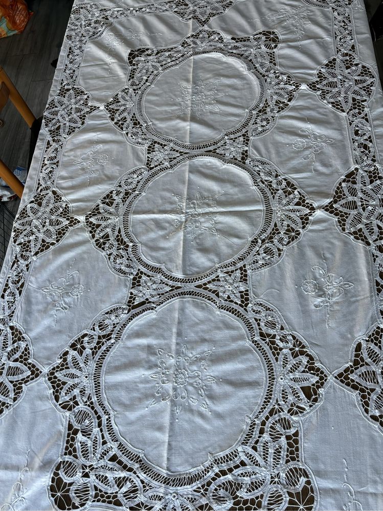 Toalha de mesa linho com renda de Bruxelas e 6 guardanapos