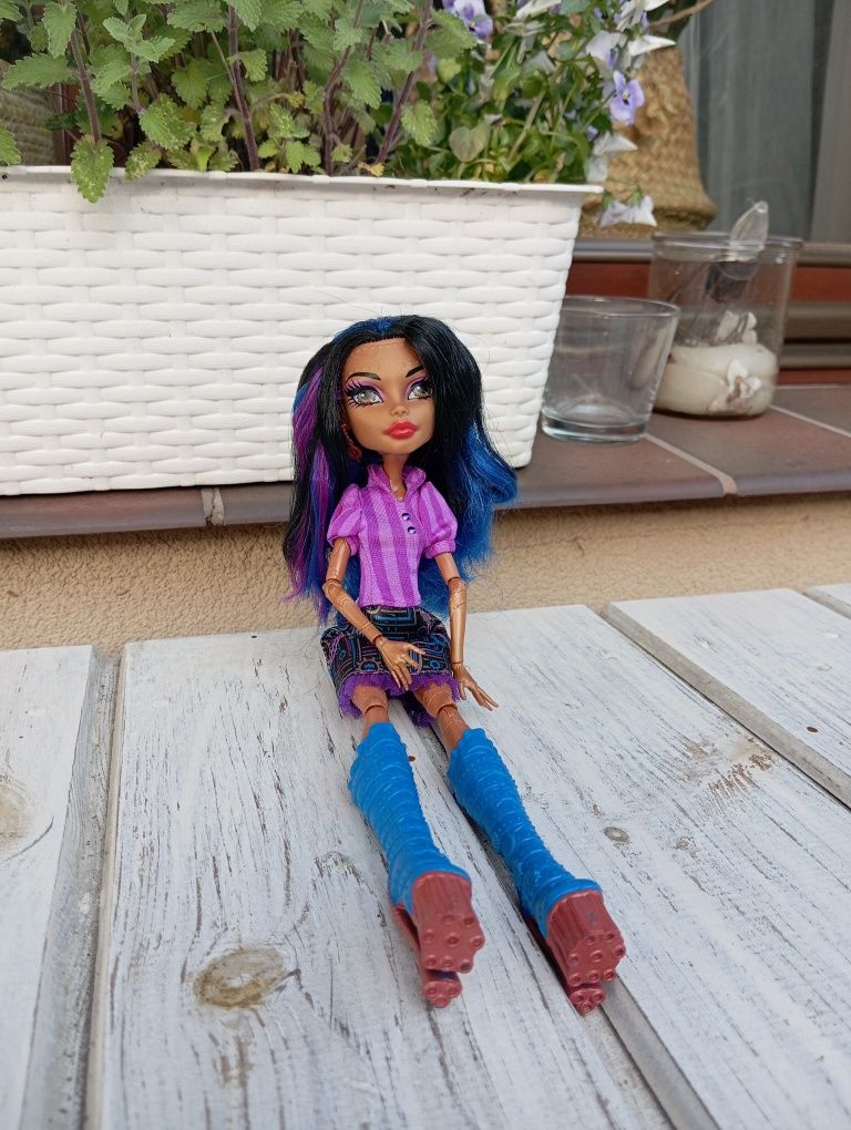 Lalka Monster high Robbeca Art Class