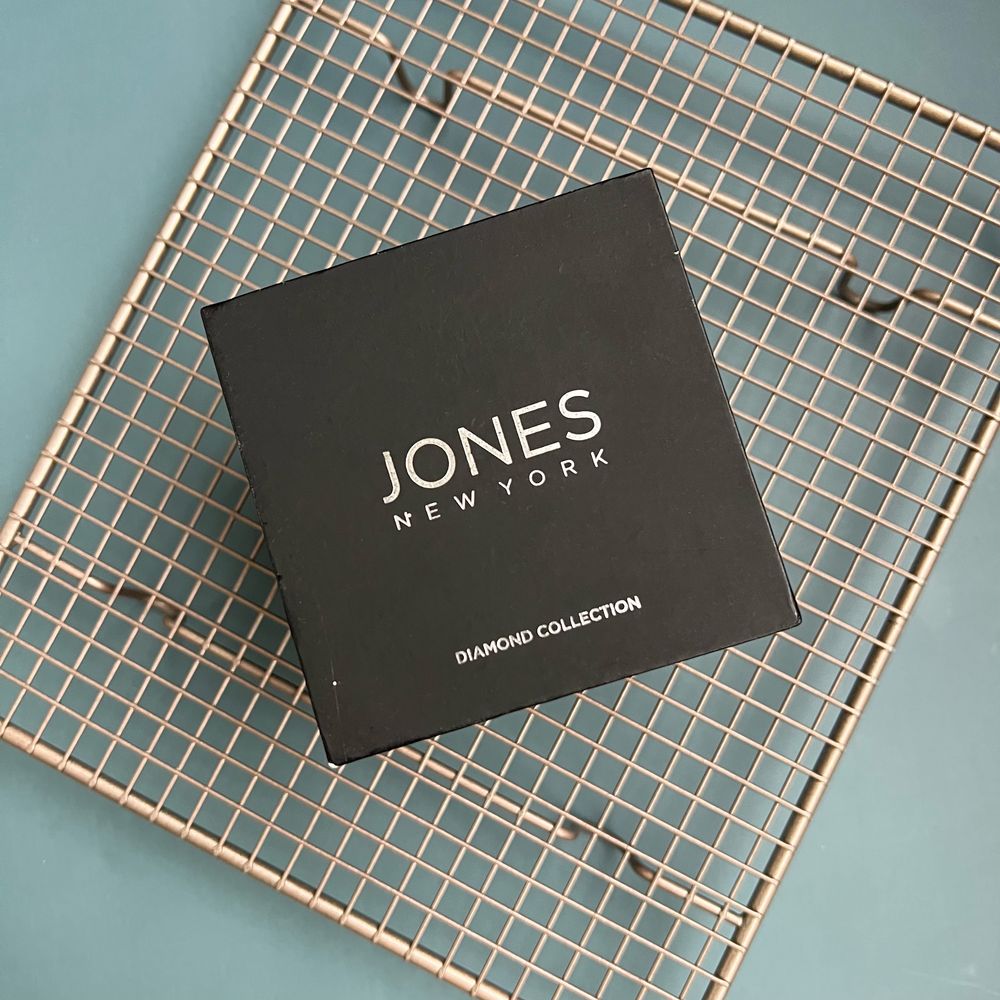 Часи чоловічі срібні jones new york наручні