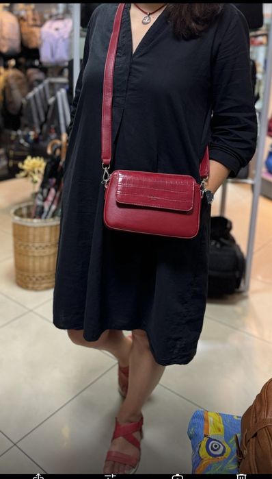 Женская сумочка кросс- боди David Jones