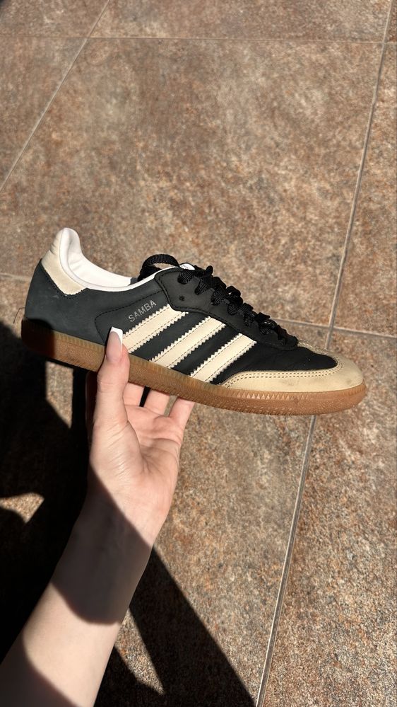 Adidas Samba.Жіночі розмір 40.В чорному кольорі
