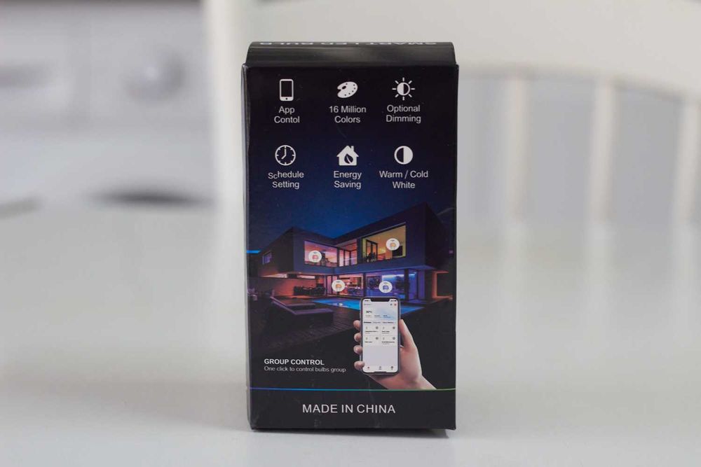 Lampada RGB e CCT – 16 milhoes de cores – Controlo por Bluetooth