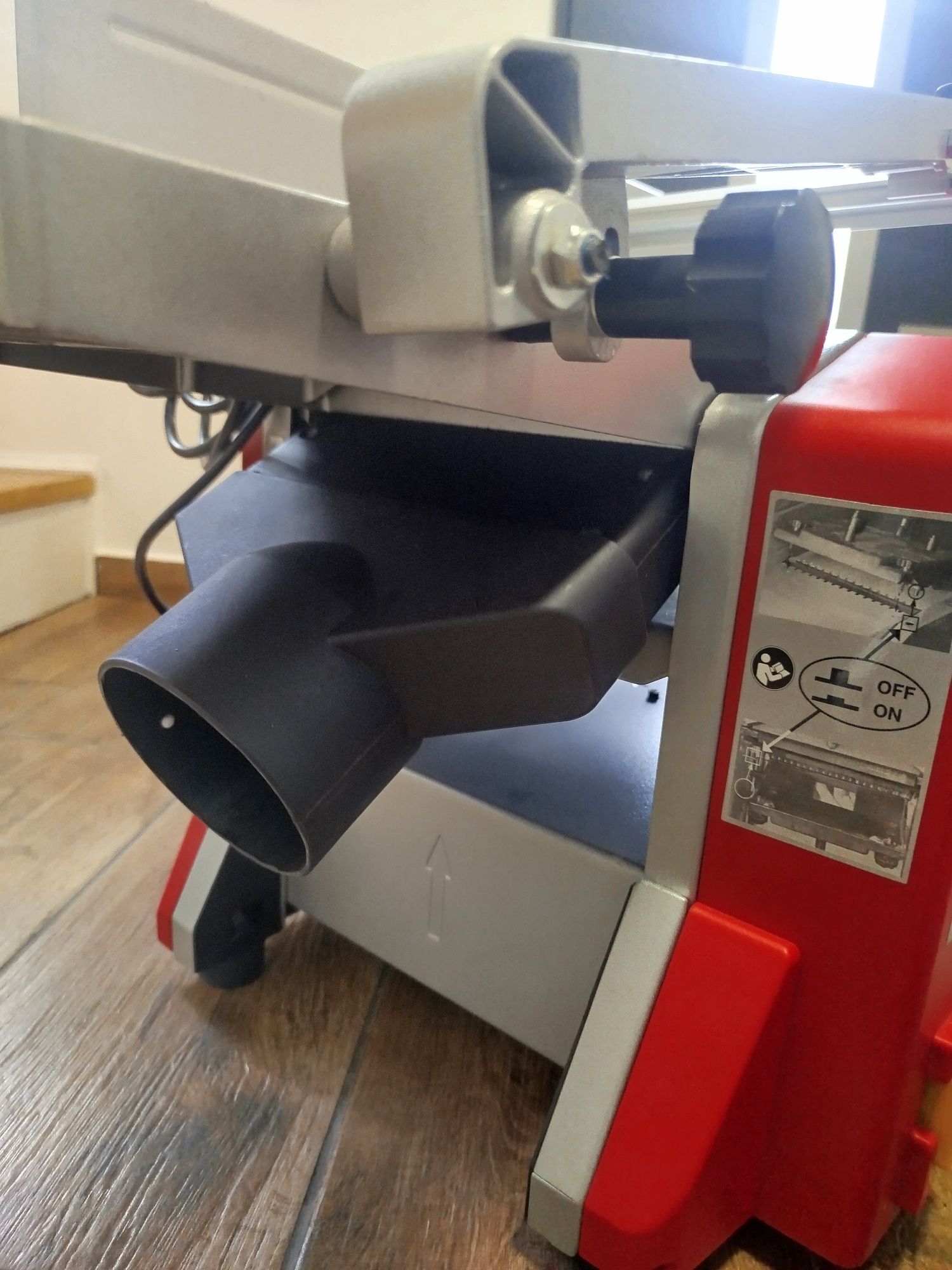 Strug stacjonarny grubościówka einhell TC-SP 204