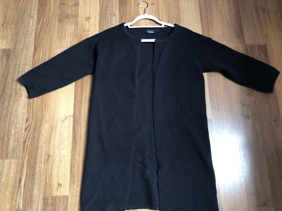 Czarny dłuższy sweter ESMARA w kolaboracji z Heidi klum