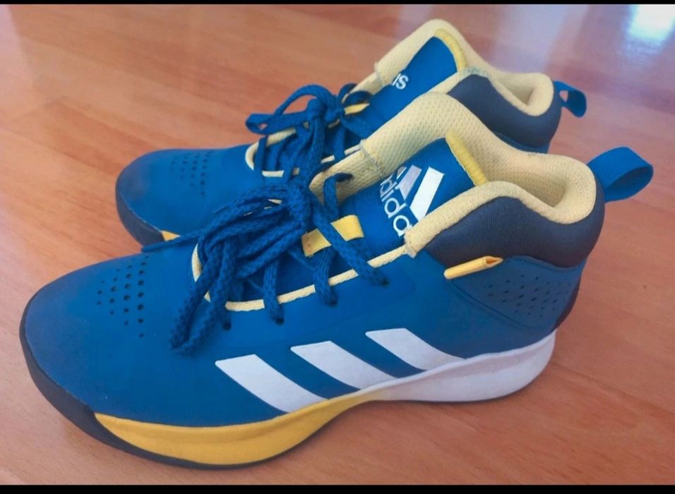 Ténis Adidas N.36,5