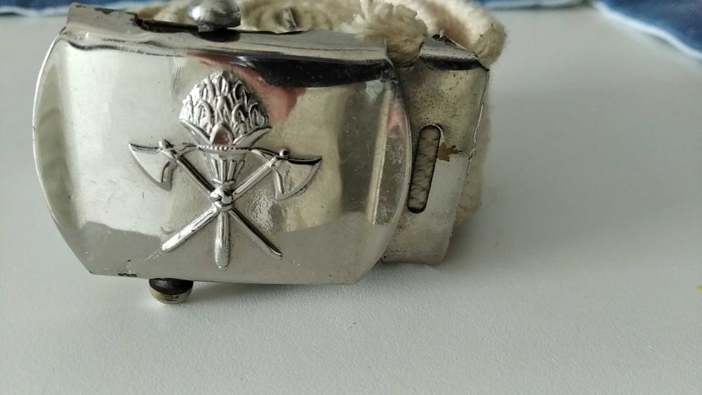 Fivela de cinto de Bombeiro ou Chapéu de boneca