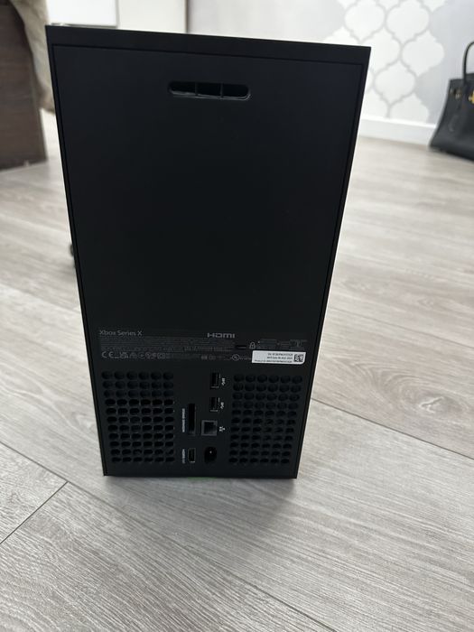 Xbox series x 2tb + наушники