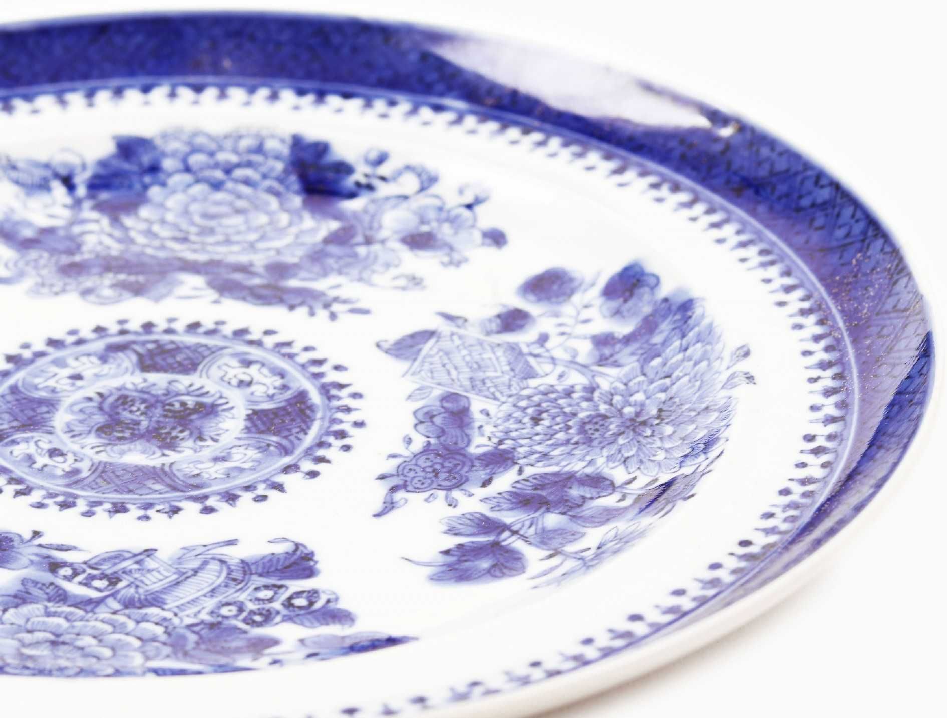 Raro prato de porcelana da China Azul e Branco Séc. XVIII/XIX