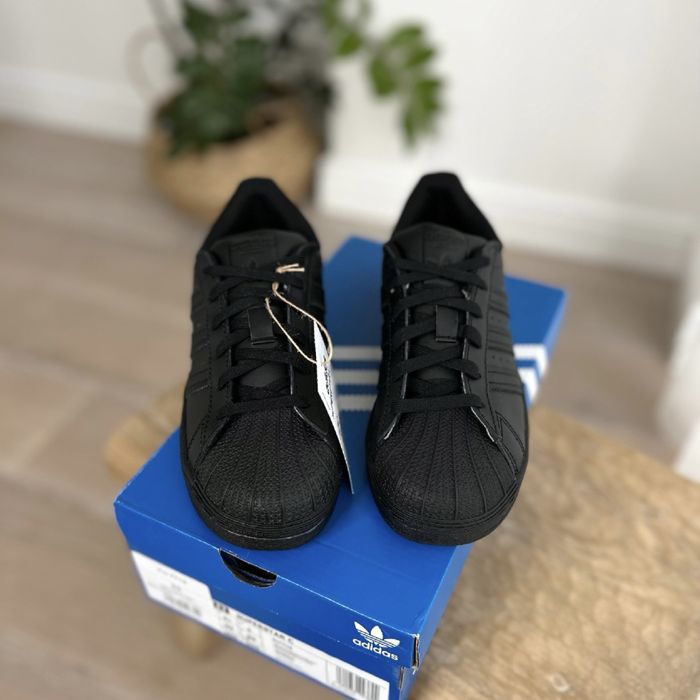 Трендові дитячі кросівки Adidas Superstar! Нові! 33,34. Стильні