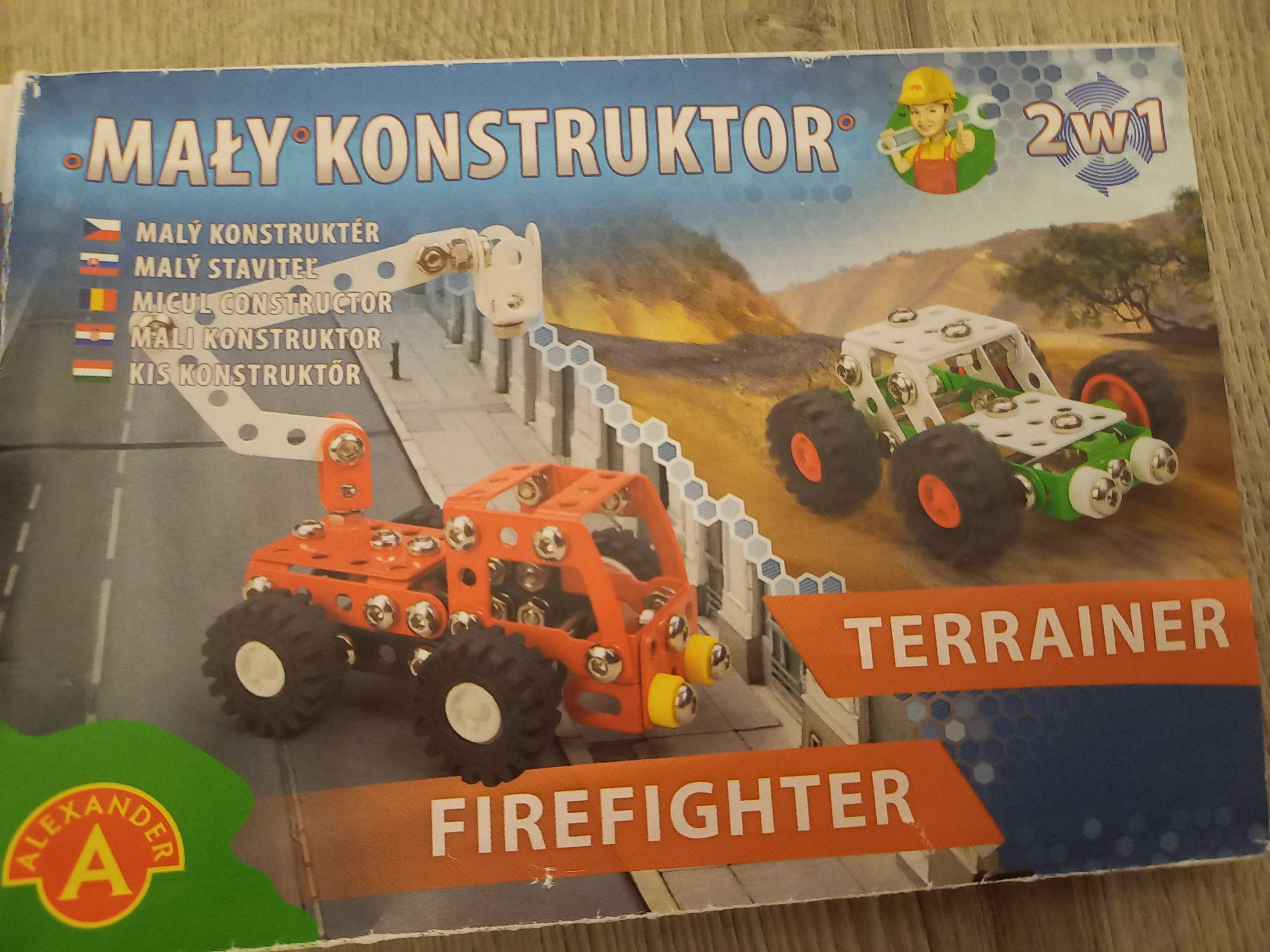 Zastaw Mały konstruktor 8+ pojazdy