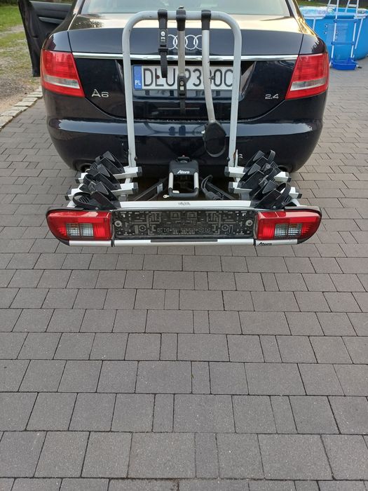 Bagażnik na hak na trzy rowery elektryczne lub zwykłe
