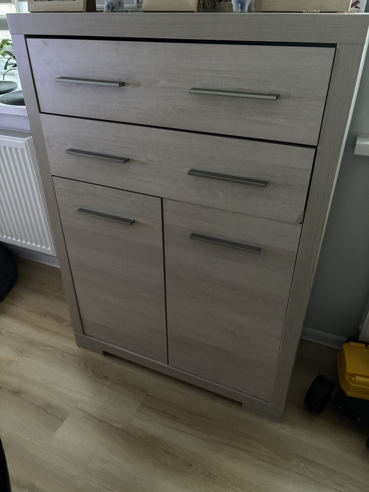 Komoda z szufladami