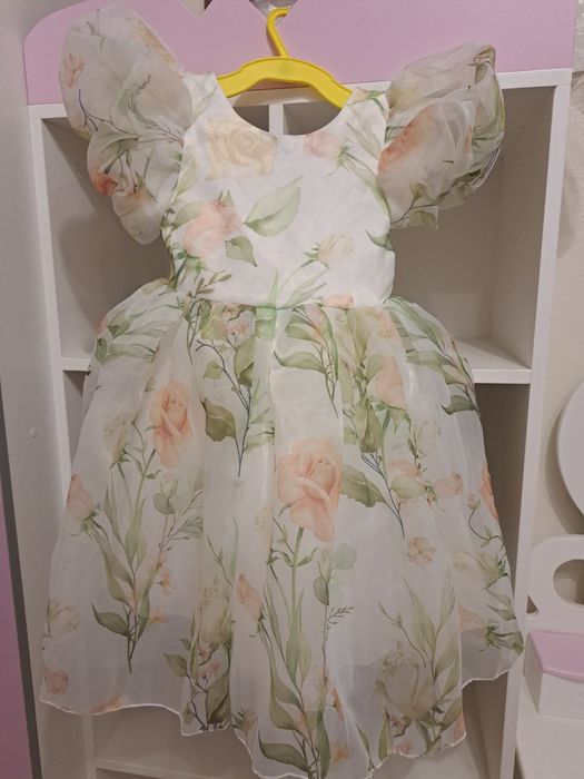 Ошатна пишна квіткова сукня для дівчинки 6 років