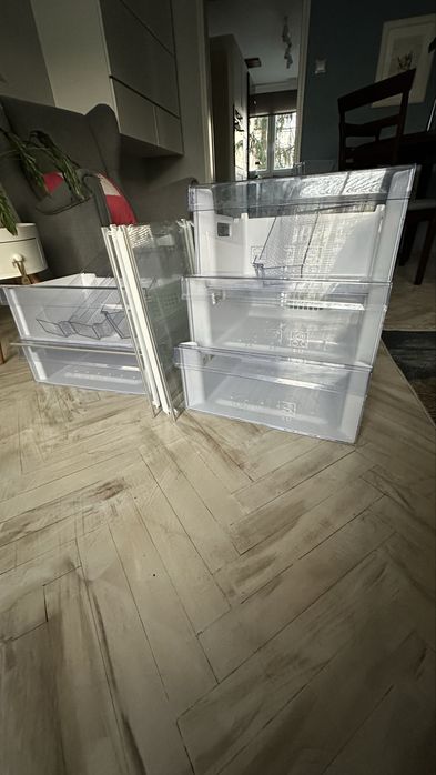 Pojemniki i półki do lodówki Beko