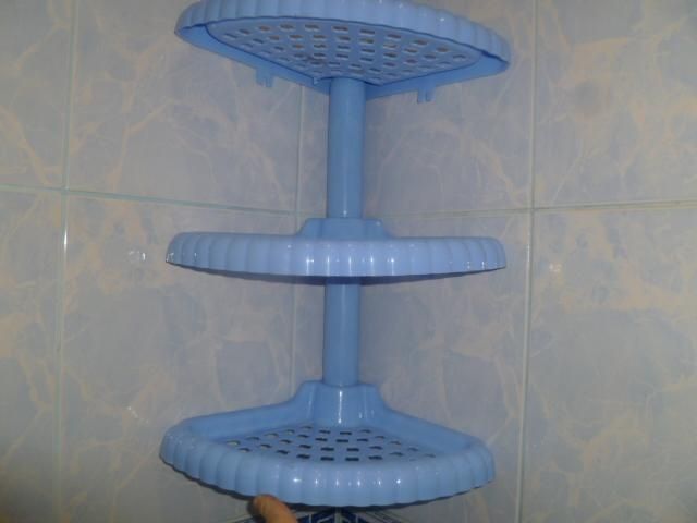 Угловая полка для ванной комнаты