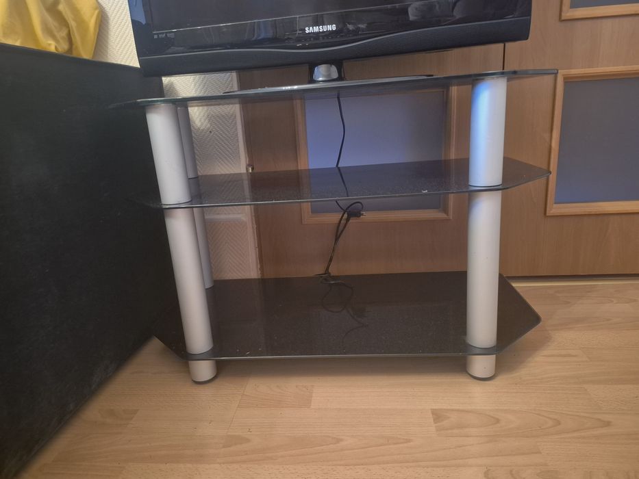 Телевизор Samsung 32" + тумба під телевизор