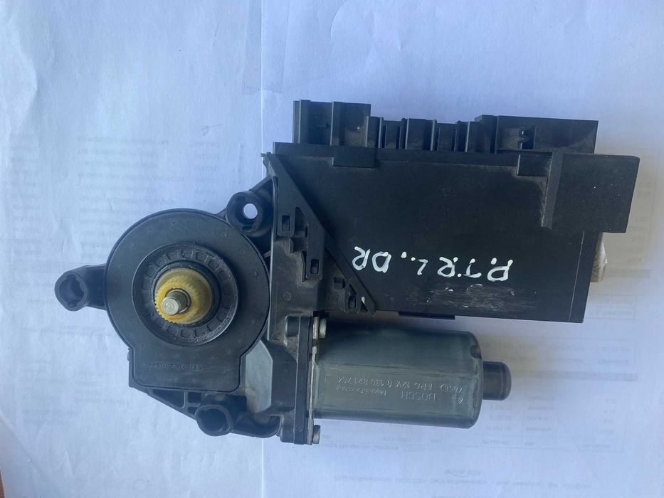 MOTOR DO ELEVADOR PORTA TRASEIRA DIREITA PORSCHE CAYENNE 7L0.959.794 A