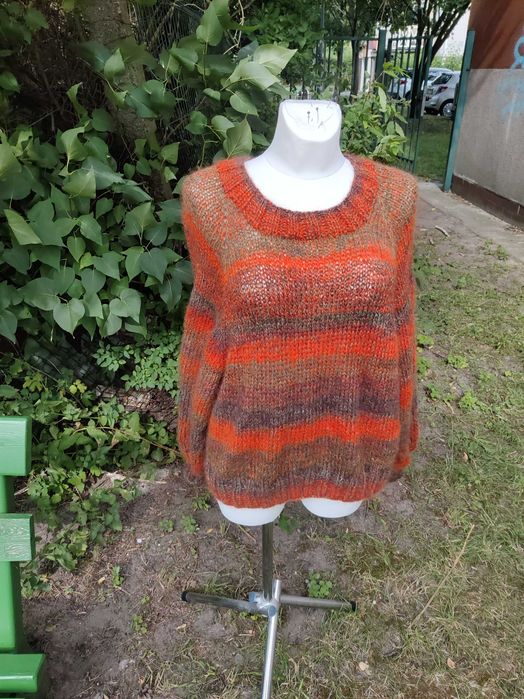Sweterek damski ręcznie zrobiony