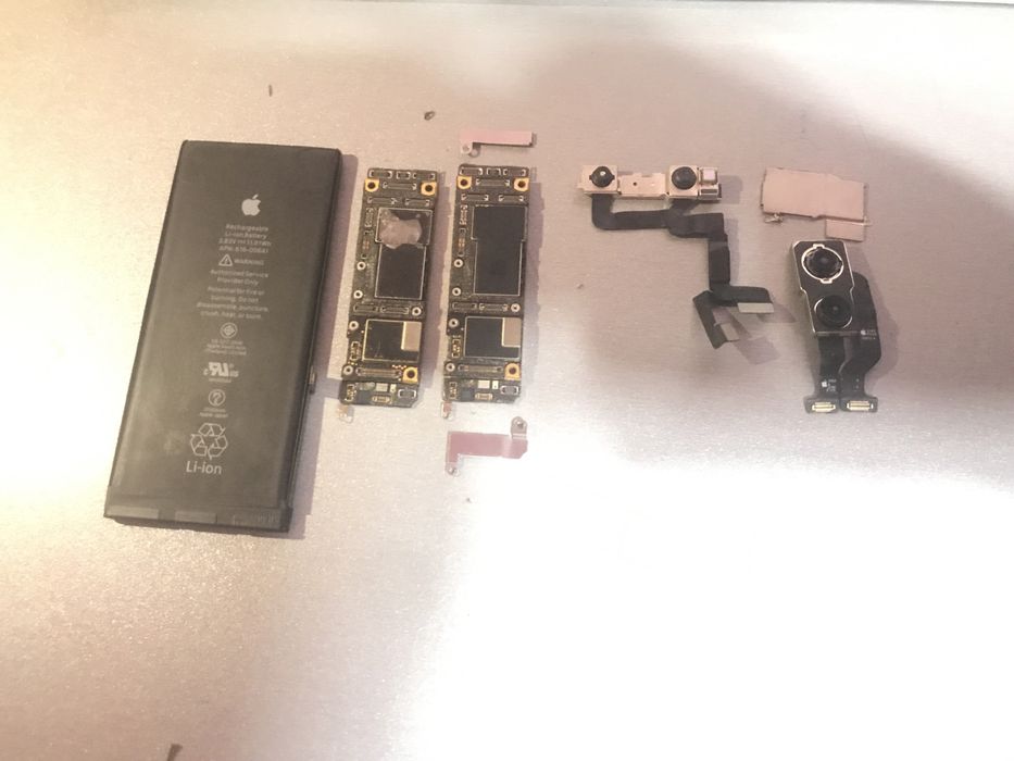 Продам запчястини на айфон 11