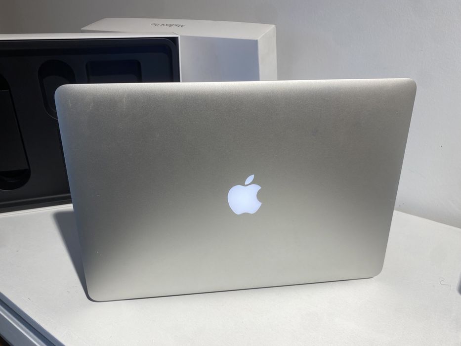 MacBook Pro Retina 15” (Meados de 2015) – Excelente Estado