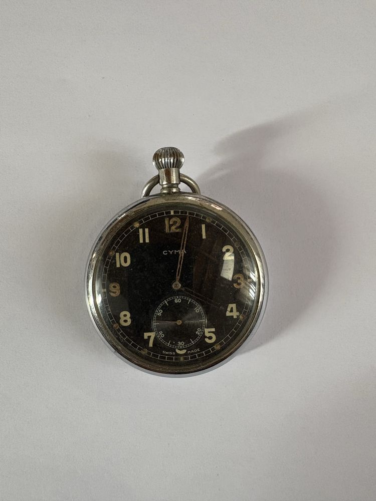 Relógio de bolso antigo. Máquina para recuperar.
