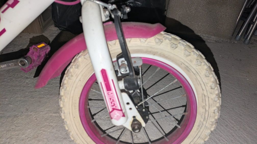 Bicicleta de menina roda 12