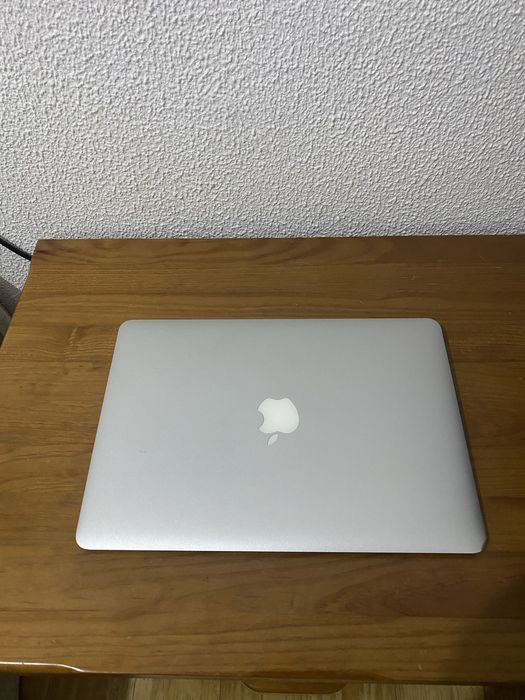 Apple Macbook Air