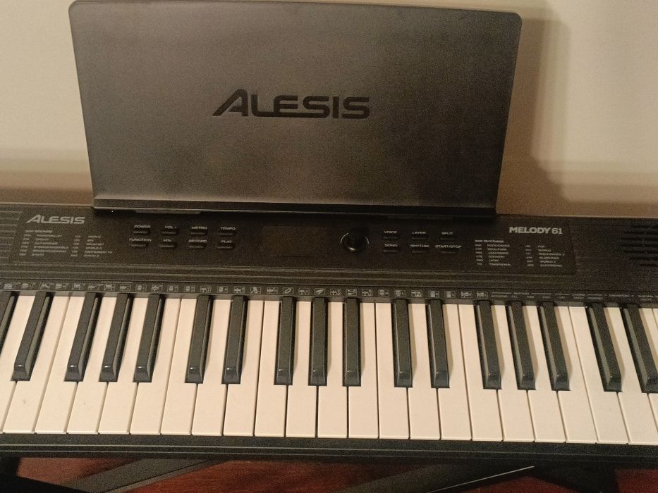 Vendo piano elétrico Alesis Melody 61