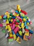 Sprzedam klocki drewniane i plastikowe