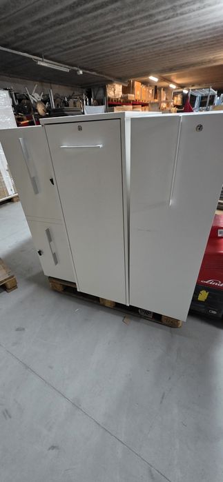 Szafki biurowe  magazynowe z wysuwem  cargo  solidne stan b.dobry