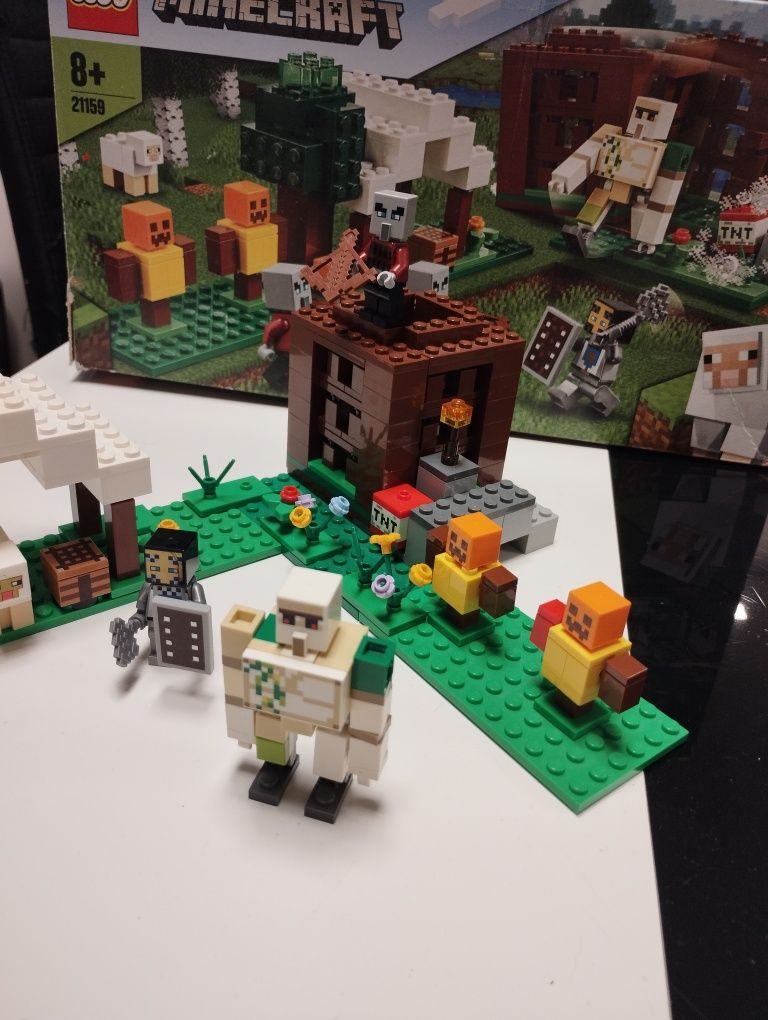 LEGO Minecraft 21159 Kryjówka rozbójników + instrukcja+pudełko+gratisy