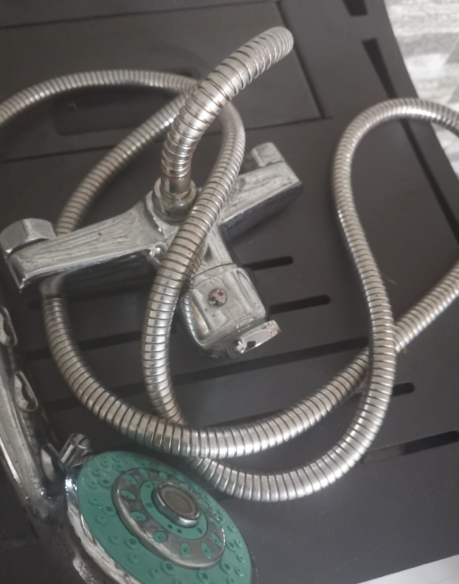 Conjunto de torneira misturadora duche, com bicha e chuveiro