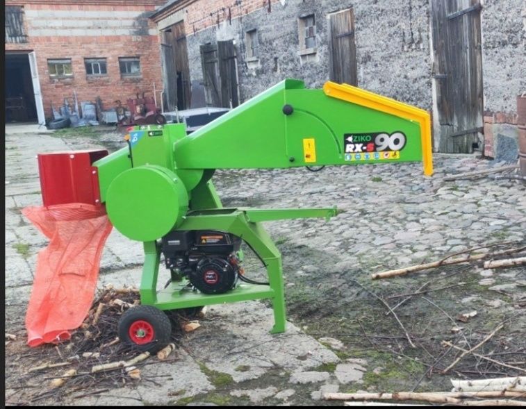 Rębak spalinowy wynajem. Rozdrabniacz do gałęzi