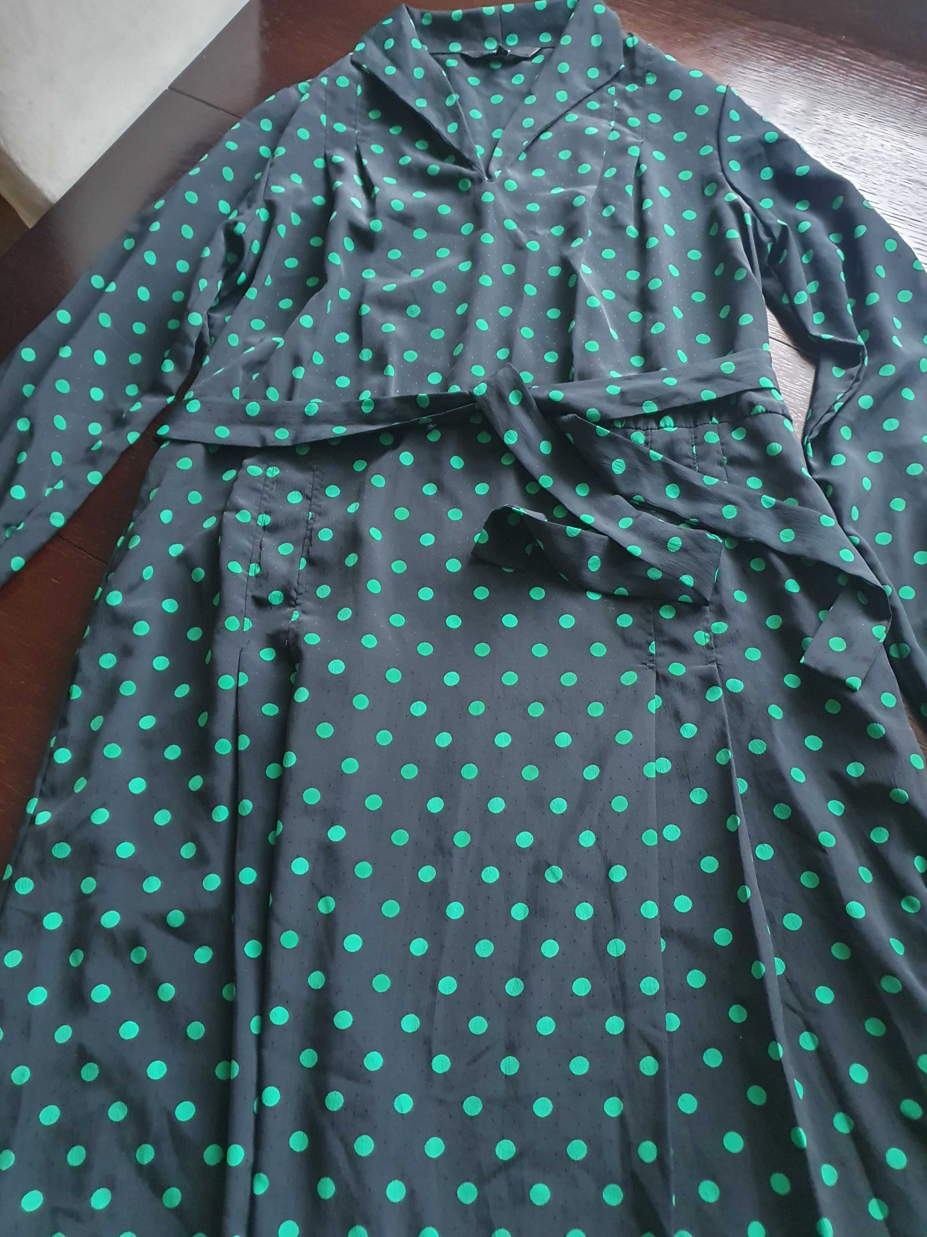 Vero Moda Sukienka czarna w  grochy z paskiem.