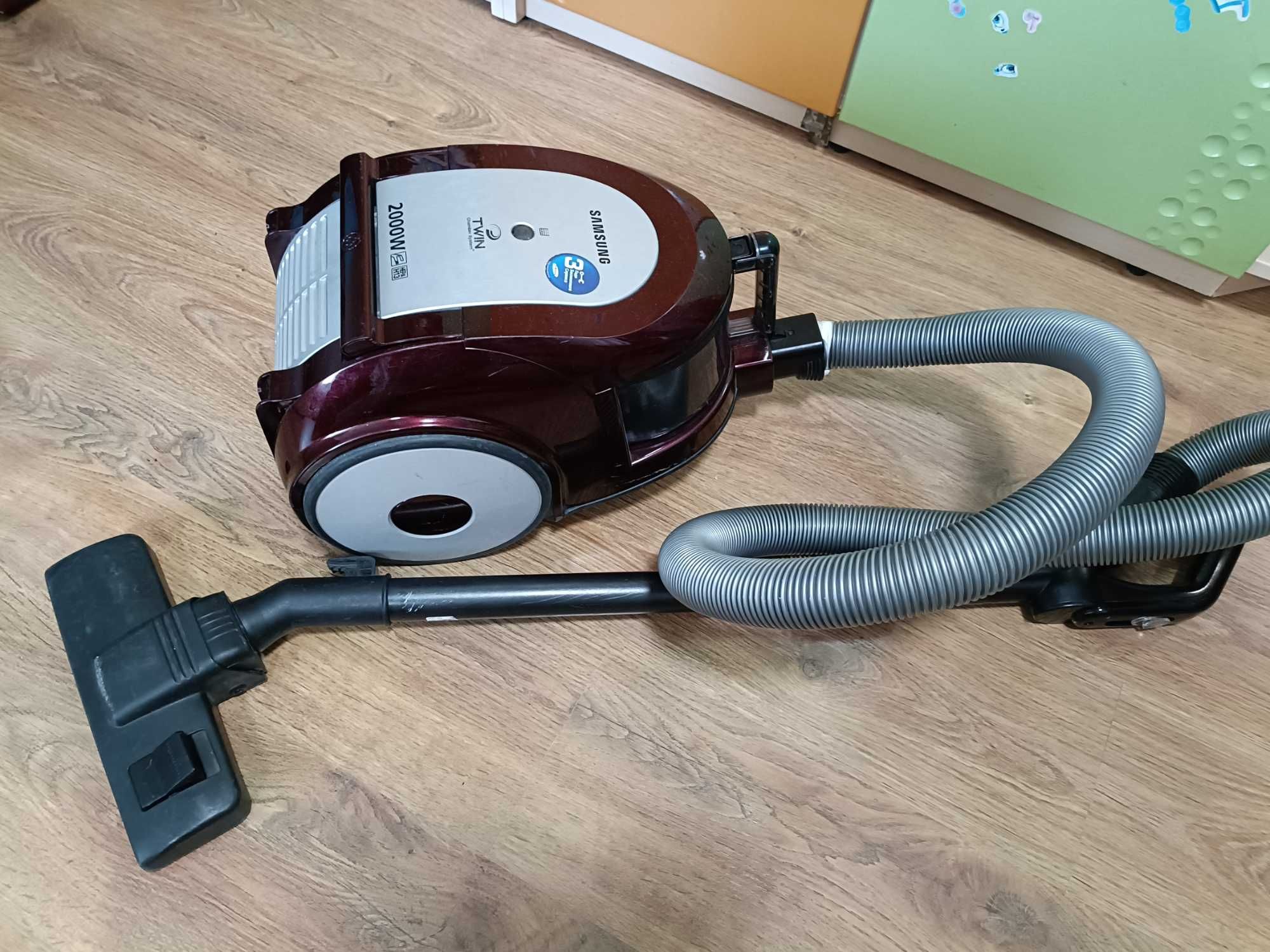 Пилосос Samsung twin 2000w