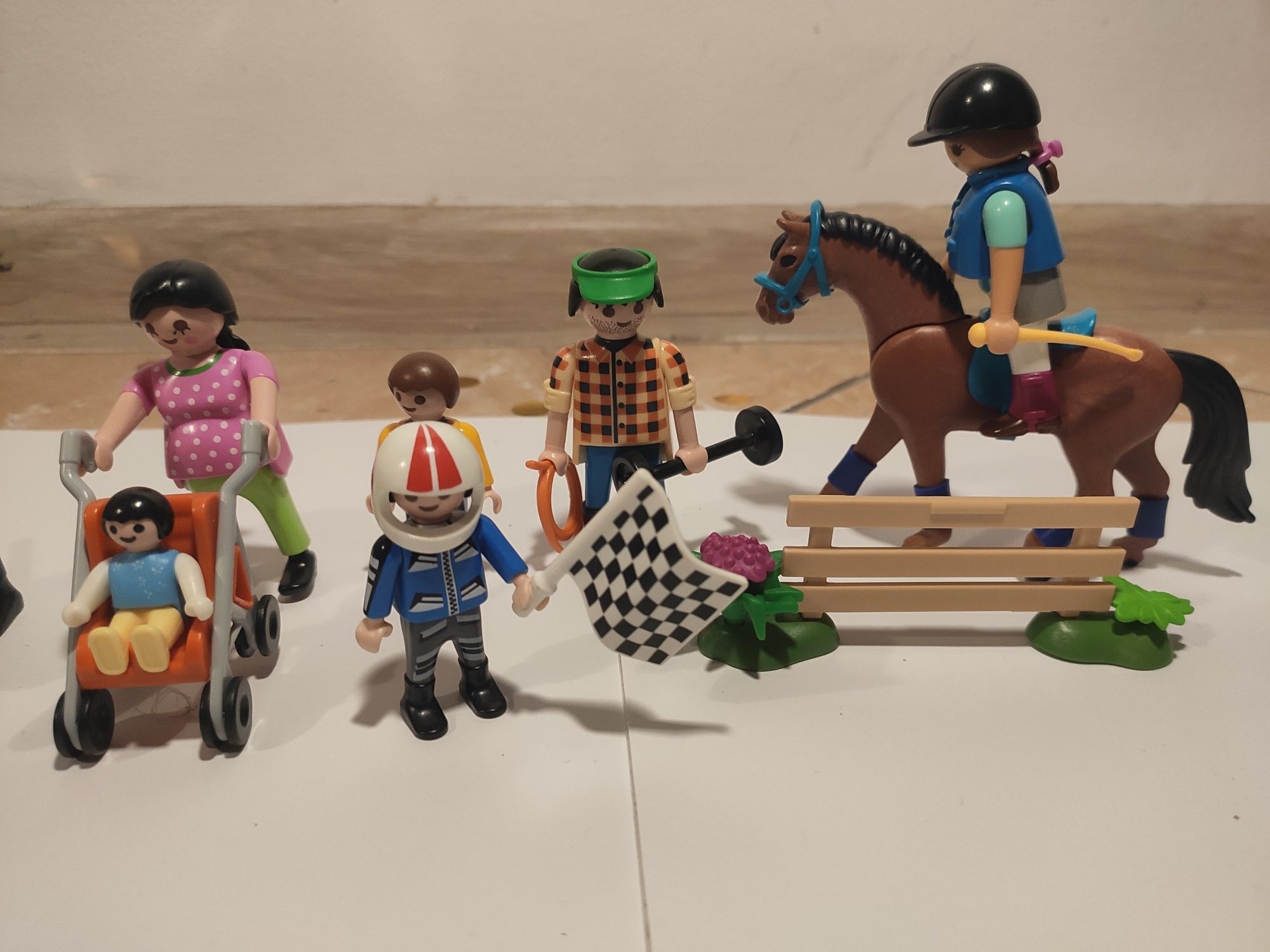 Playmobil figurki ludziki koń strażak budowniczy wózek